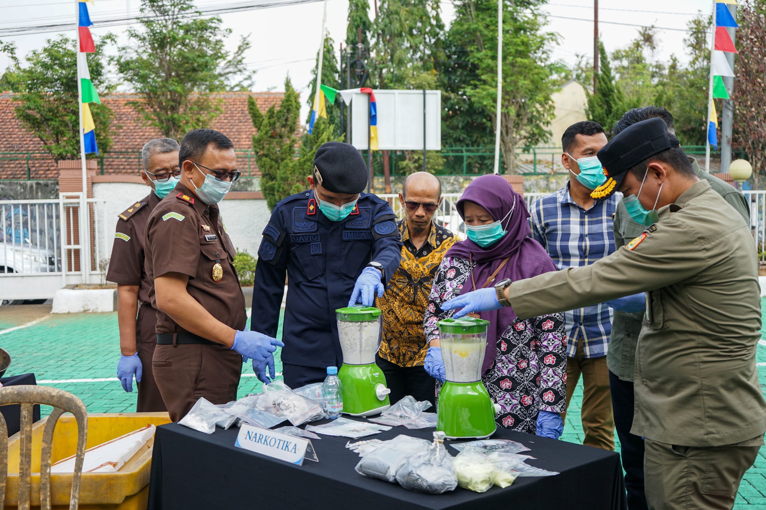 Dukung Penegakan Hukum, Kepala Rutan Purworejo Berpartisipasi dalam Pemusnahan Barang Bukti