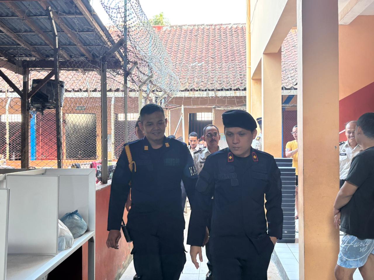 Pastikan Keamanan Blok Hunian, Karutan Purworejo Turun Langsung Sapa Warga Binaan