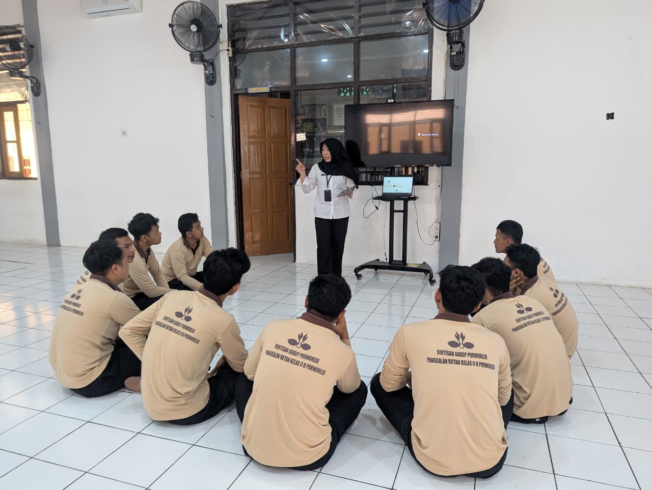 Tanamkan Nilai Disiplin dan Kemandirian, WBP Rutan Purworejo Ikuti Pelatihan Pramuka